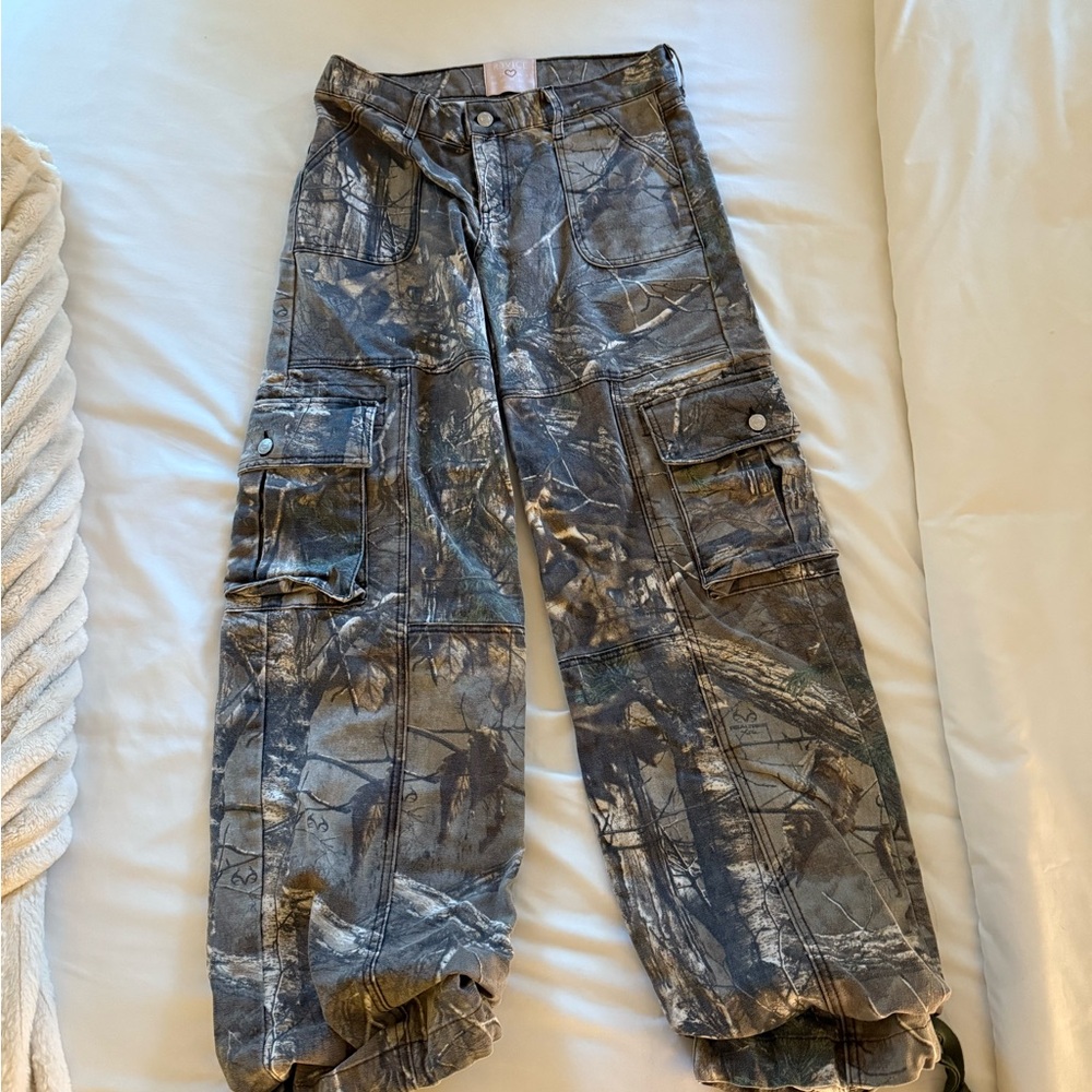 REVICE Camouflage Patterned Pants